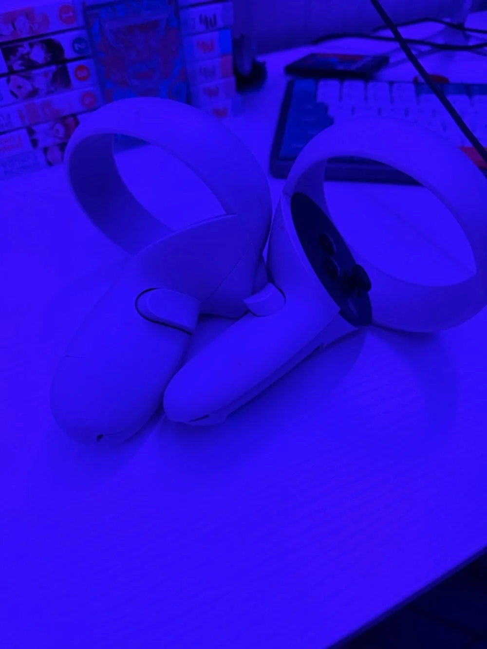 Standalone White VR Headset with Decorative Front Sticker